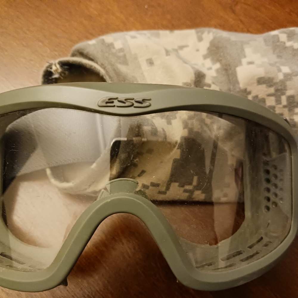 ESS Military Issued Goggles, ACU Pattern Cloth - Picture 4 of 5